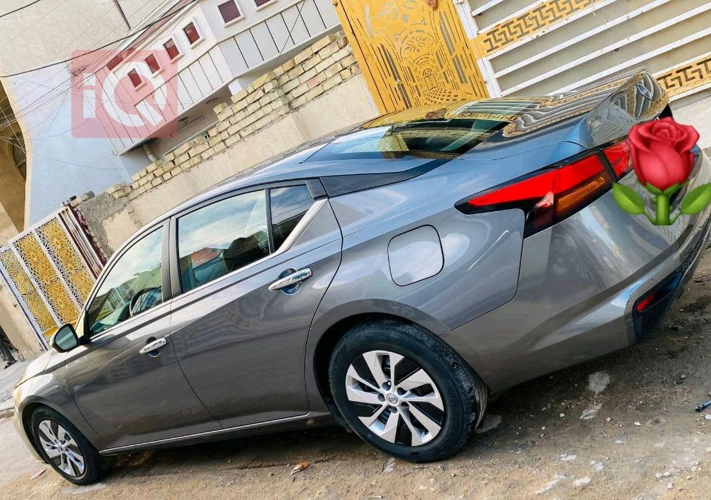 نيسان ألتيما